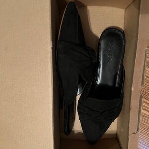 NEW IN BOX- J. CREW LOAFER MULES WITH TWIST- Black. Size 6 1/2